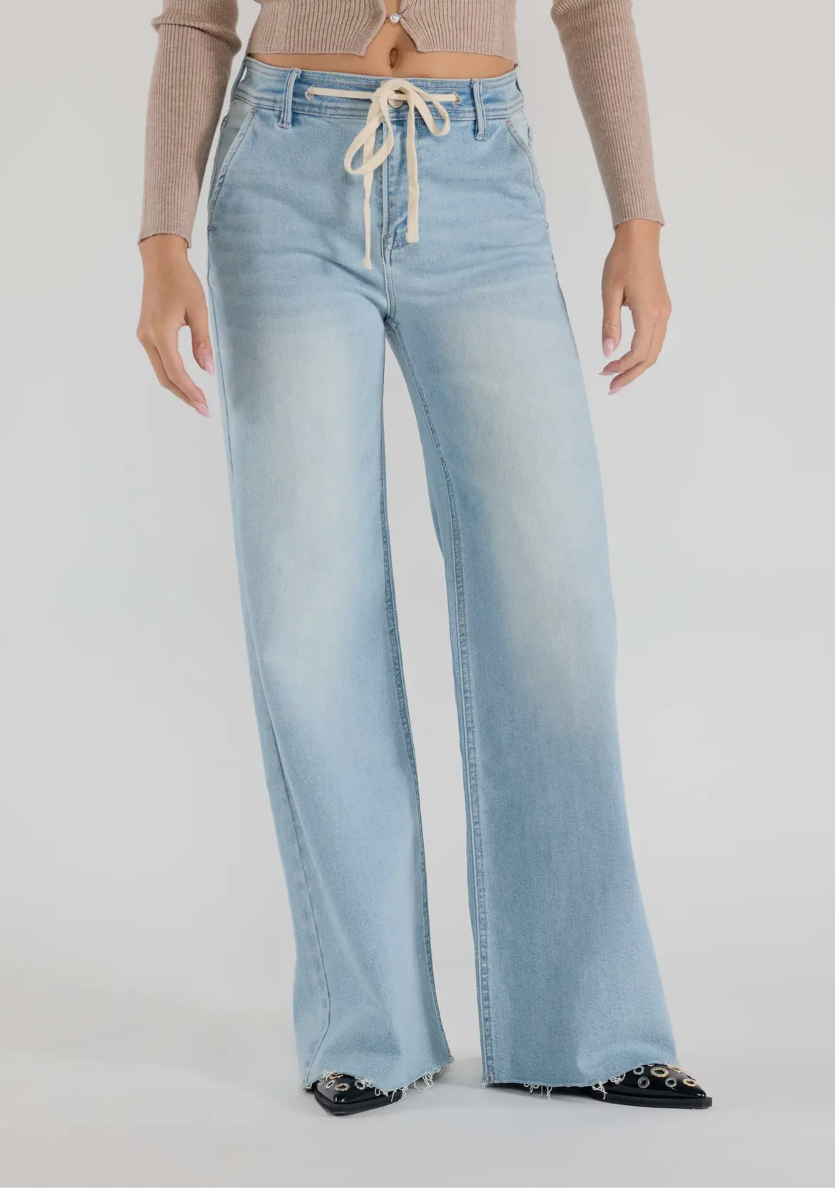 Relaxed Wide Leg Jeans