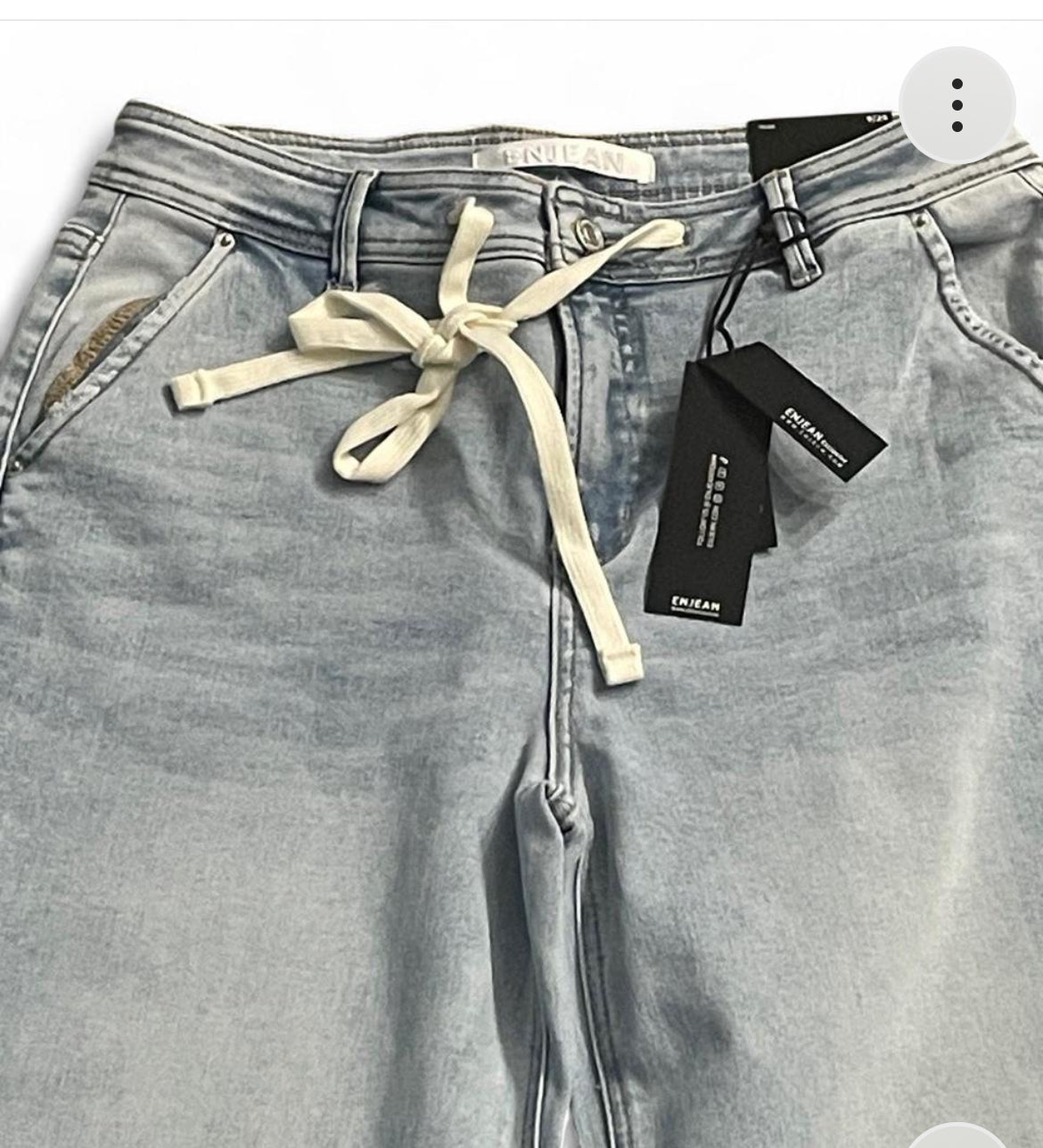 Relaxed Wide Leg Jeans